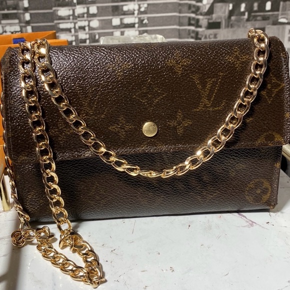 Louis Vuitton Monogram Wallet - Authentic - Picture 2 of 16